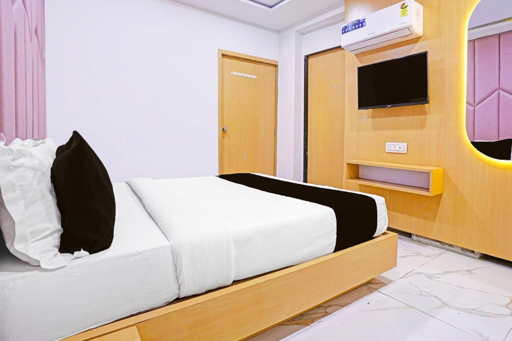 אחמדאבאד Hotel O Patang 24 מראה חיצוני תמונה