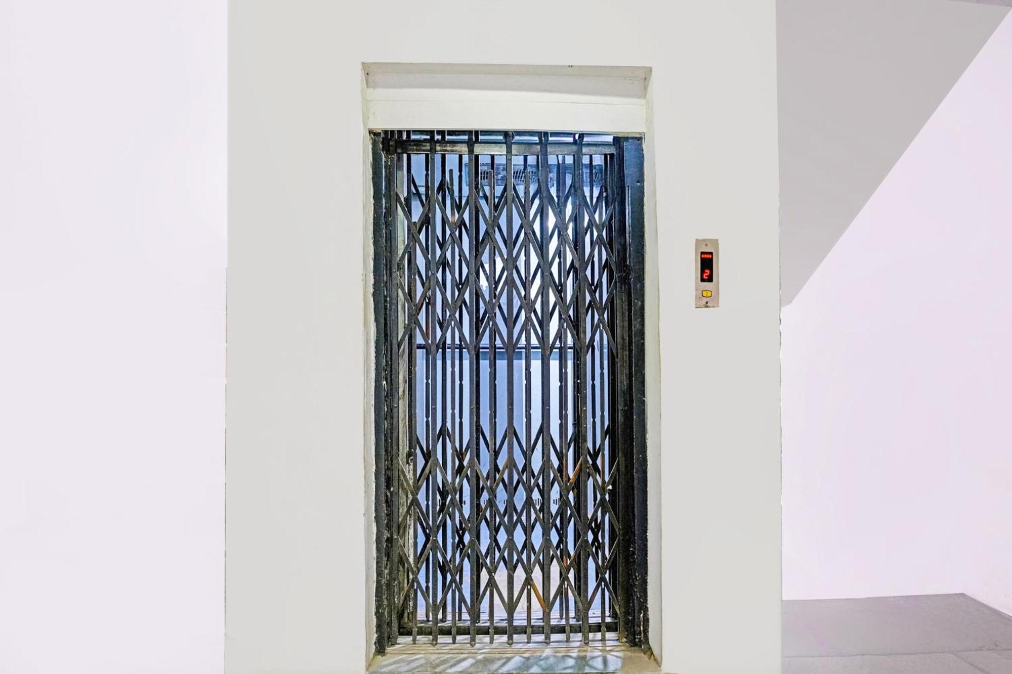 אחמדאבאד Hotel O Patang 24 מראה חיצוני תמונה