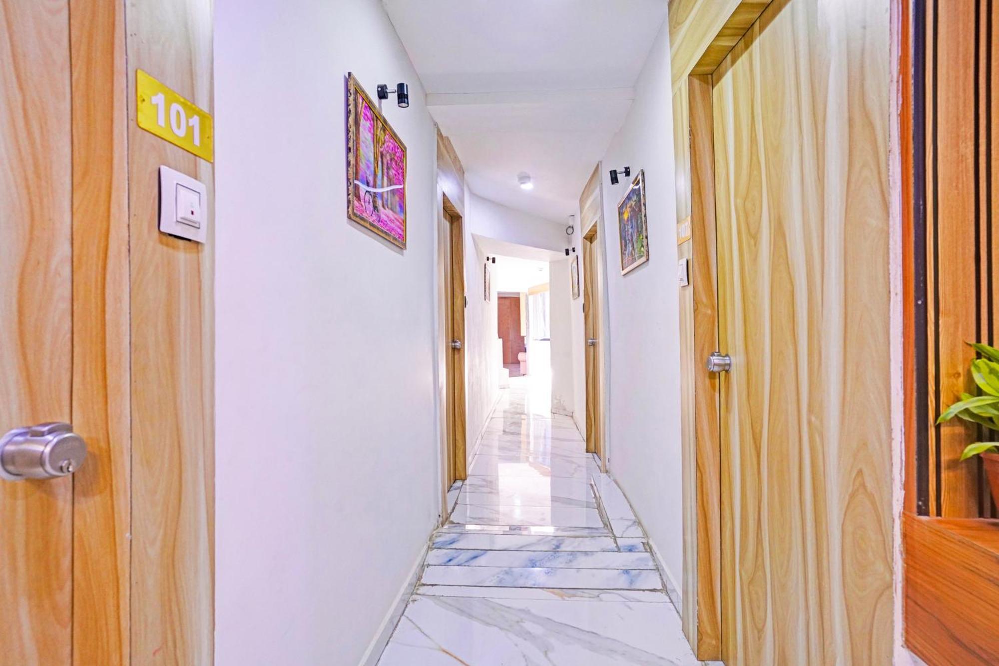 אחמדאבאד Hotel O Patang 24 מראה חיצוני תמונה