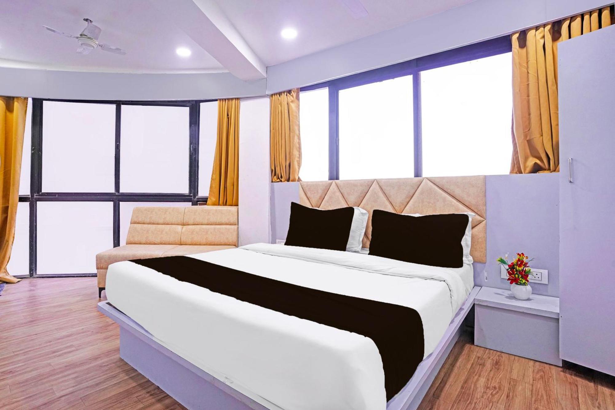 אחמדאבאד Hotel O Patang 24 מראה חיצוני תמונה